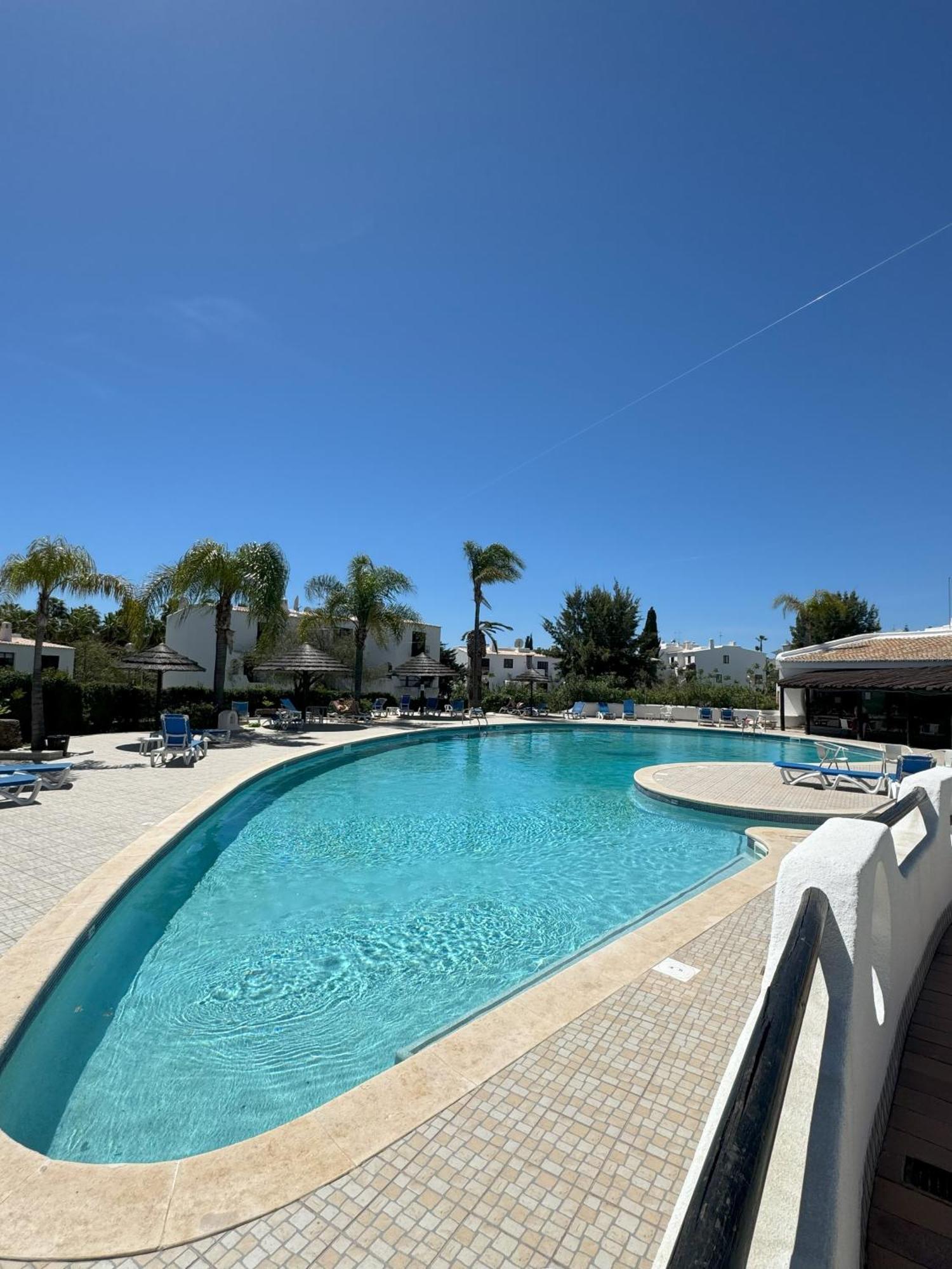 אלבופיירה Coastal Retreat With Pool And Beach Access By Drago Rentals מראה חיצוני תמונה