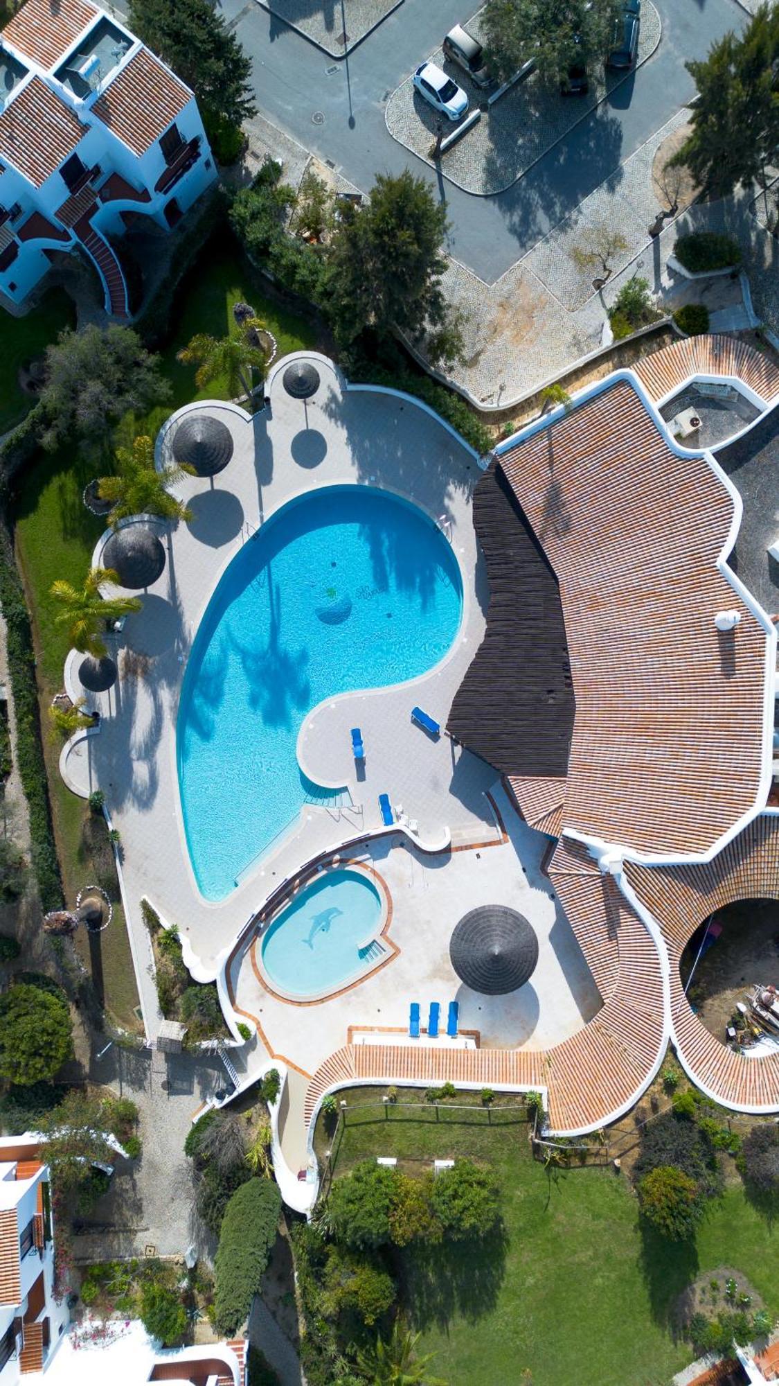 אלבופיירה Coastal Retreat With Pool And Beach Access By Drago Rentals מראה חיצוני תמונה
