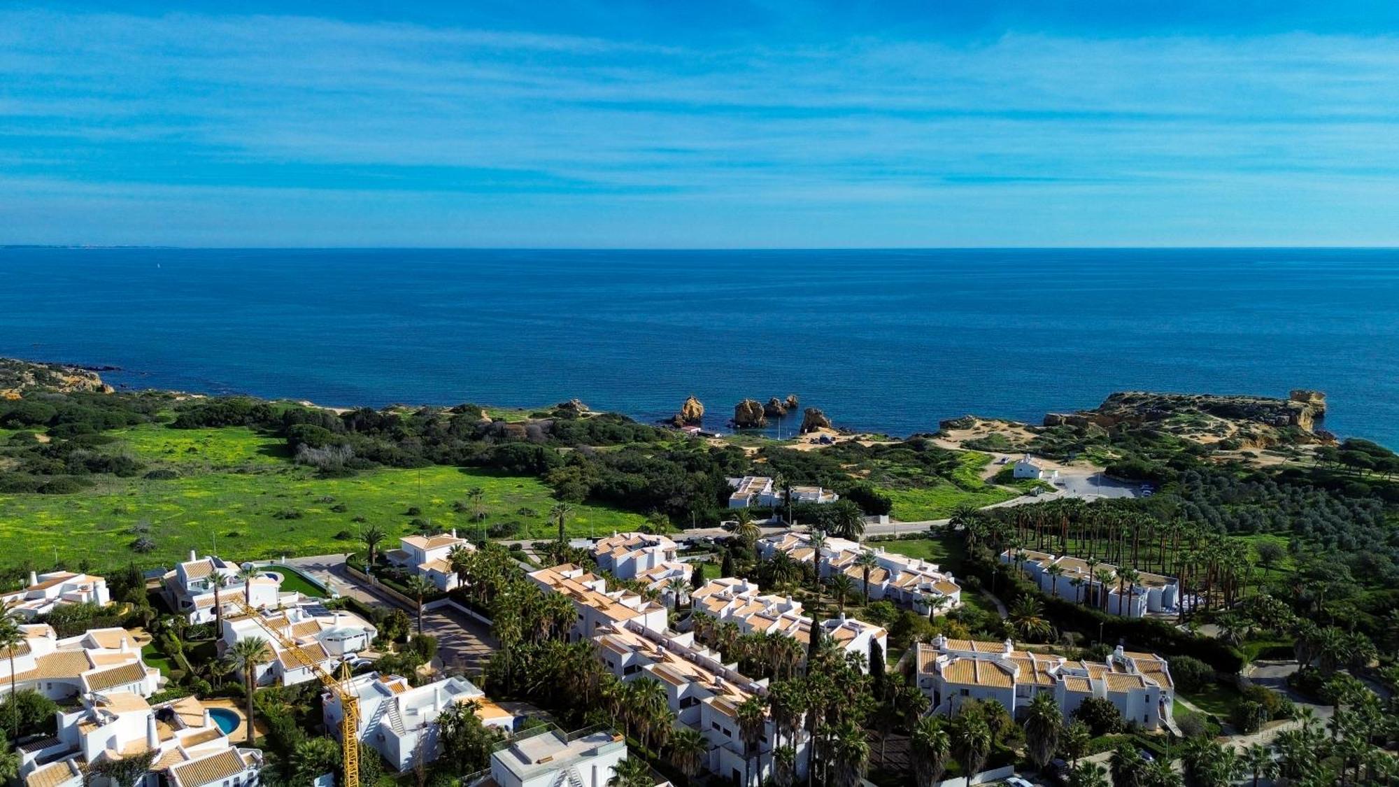 אלבופיירה Coastal Retreat With Pool And Beach Access By Drago Rentals מראה חיצוני תמונה